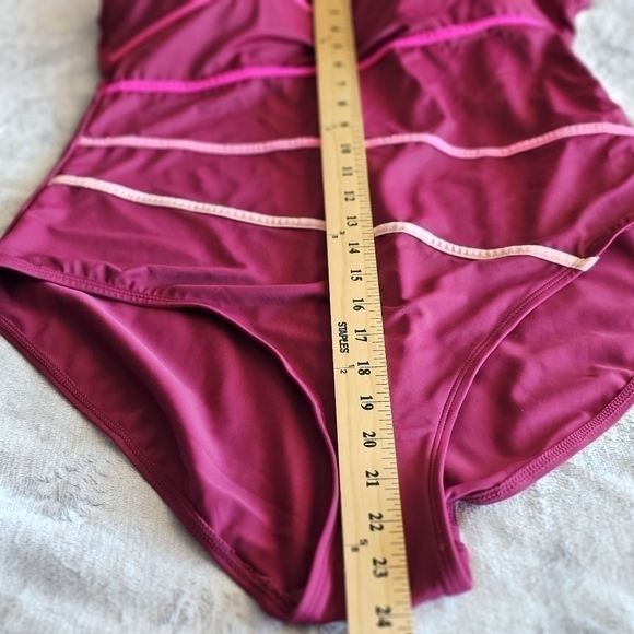 143.🆕 Size 16 Women's Striped One Piece Swimsuit Plus Size Swimwear - Picture 4 of 9